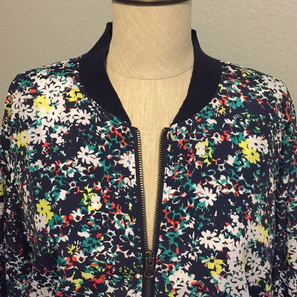 Floral bomber jacket - Picture 2 of 7